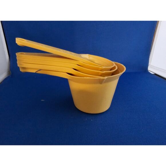 Set Of 5 Vintage Foley Yellow/Mustard Nesting Measuring Cups - Made in USA - Picture 2 of 5